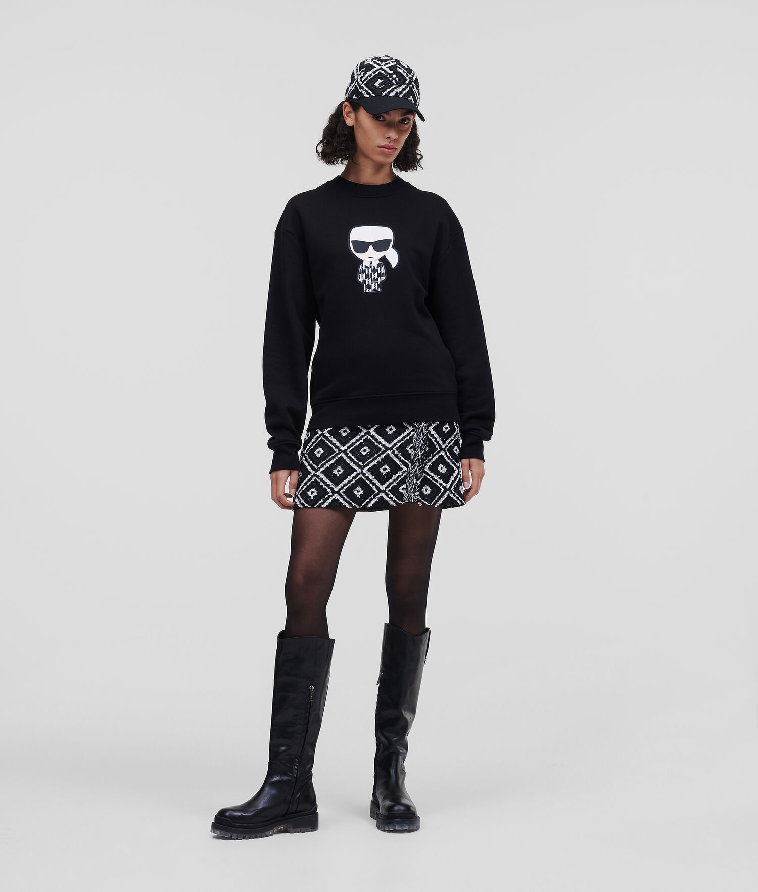 Black Women\'s Karl Lagerfeld Ikonik Karl Monogram Sweatshirts | AE805BUSP